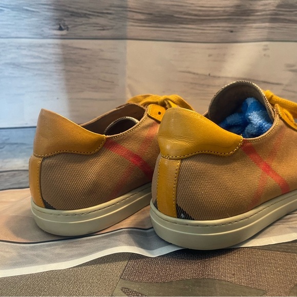 Burberry Sz 41 check sneakers in great condition 🔥EUC🔥 - Picture 6 of 14